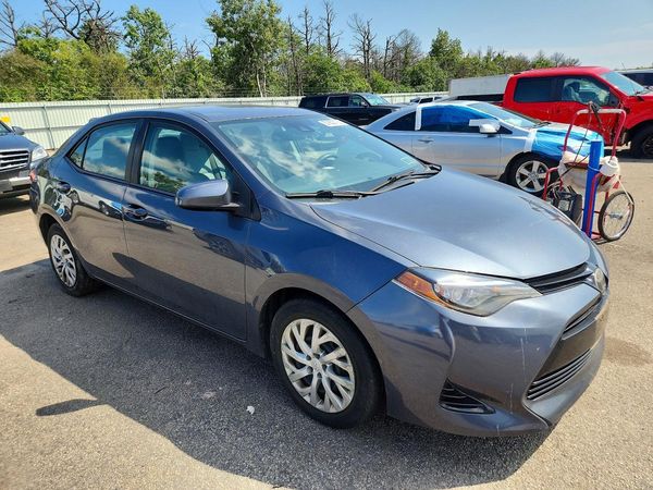 2017 TOYOTA COROLLA