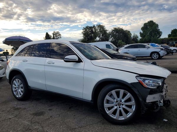 2020 MERCEDES-BENZ GLC-CLASS GLC300 — Passenger 3/4