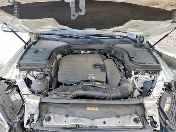 2020 MERCEDES-BENZ GLC-CLASS GLC300 — Engine bay