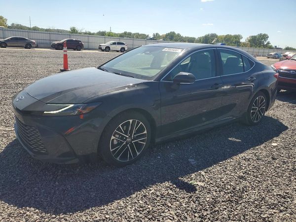 2025 TOYOTA CAMRY