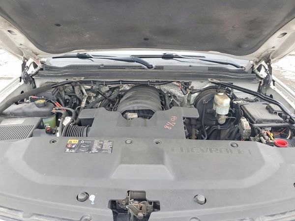 2015 CHEVROLET TAHOE — Engine bay