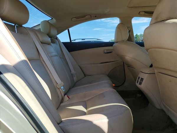 2017 LEXUS IS