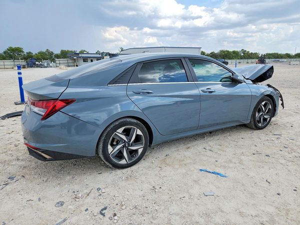 2022 HYUNDAI ELANTRA