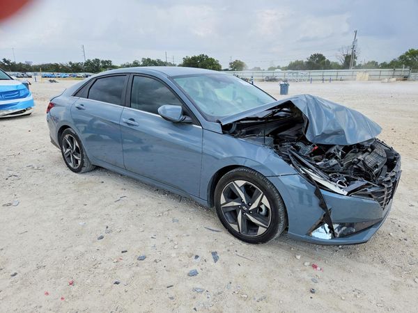 2022 HYUNDAI ELANTRA