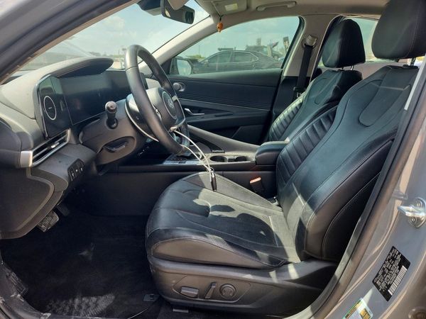 2022 HYUNDAI ELANTRA