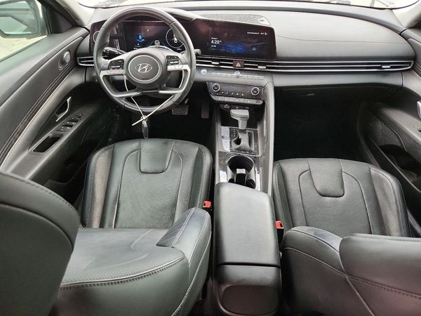 2022 HYUNDAI ELANTRA