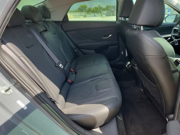 2022 HYUNDAI ELANTRA