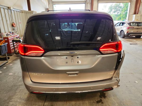 2018 CHRYSLER PACIFICA Touring L — DIRR
