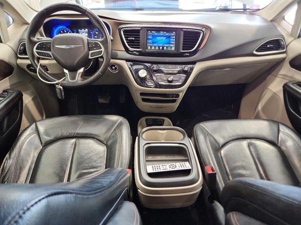 2018 CHRYSLER PACIFICA Touring L — CKPT