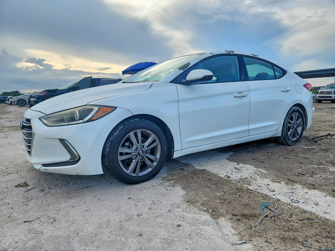 2017 HYUNDAI ELANTRA