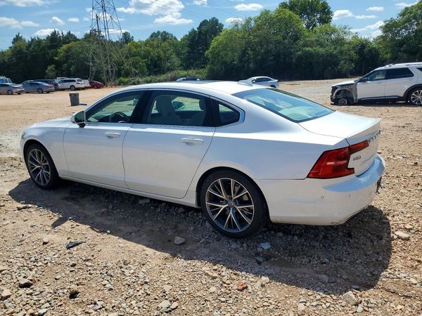 2018 VOLVO S90