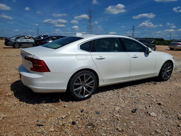 2018 VOLVO S90