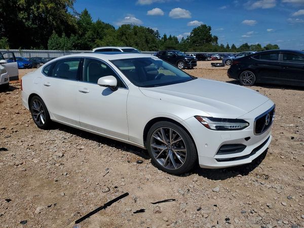 2018 VOLVO S90