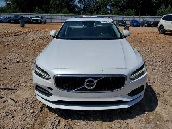 2018 VOLVO S90