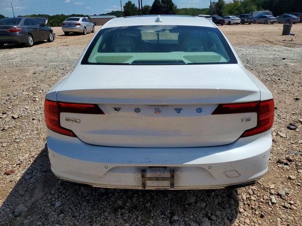 2018 VOLVO S90
