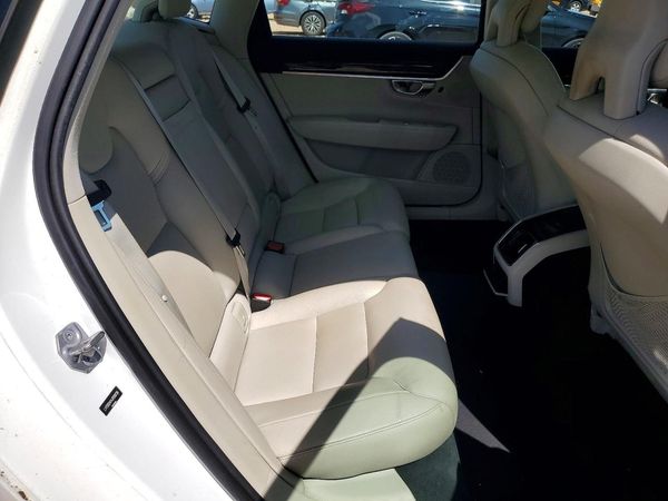 2018 VOLVO S90