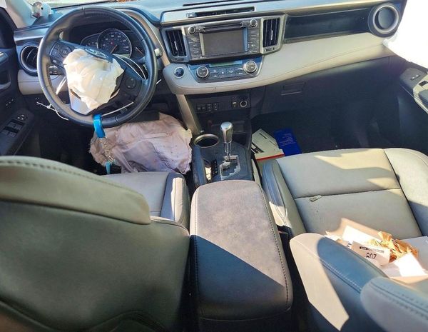 2015 TOYOTA RAV4