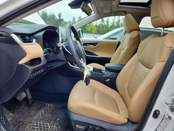 2019 TOYOTA RAV4