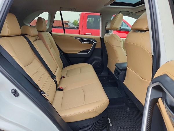 2019 TOYOTA RAV4