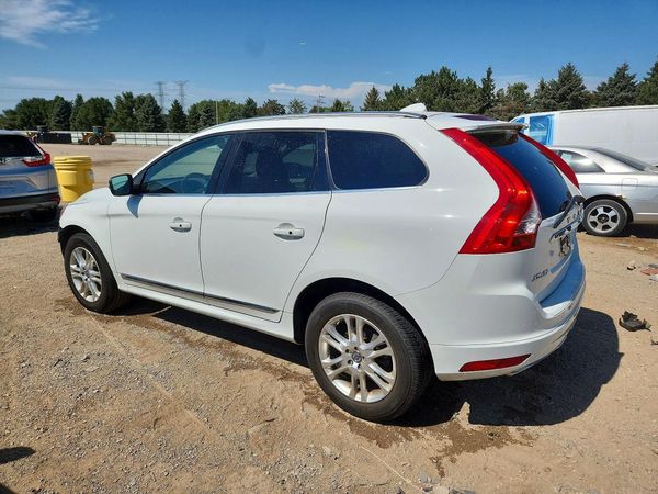 2015 VOLVO XC60 Premier (non R design)