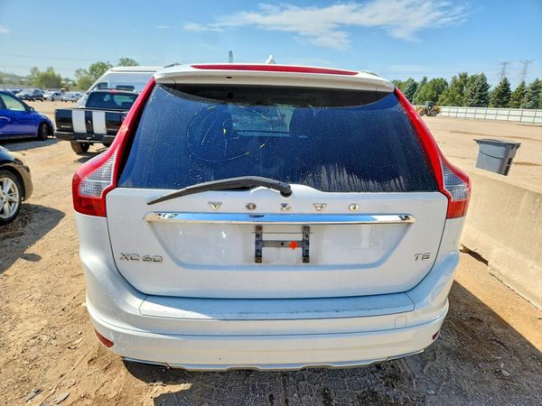 2015 VOLVO XC60 Premier (non R design)