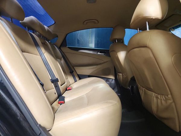 2012 HYUNDAI SONATA Middle level