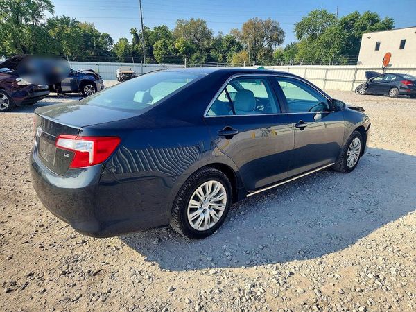 2014 TOYOTA CAMRY