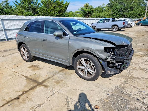 2020 AUDI Q3 S Line quattro Premium