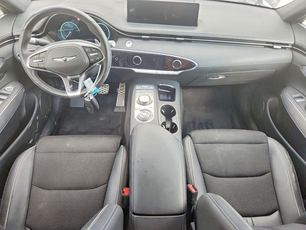 2024 GENESIS GV70