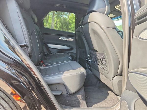 2024 GENESIS GV70