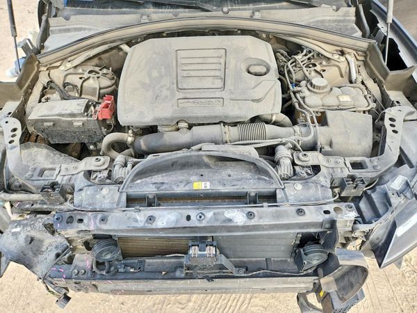2019 JAGUAR F-PACE — Engine bay