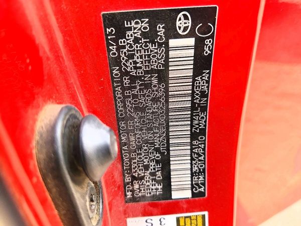 2013 TOYOTA PRIUS V TH — VINS