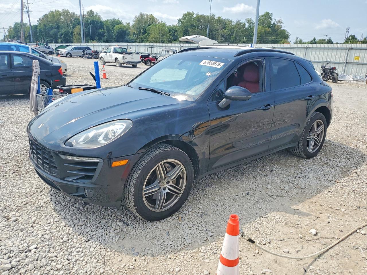 2015 PORSCHE MACAN