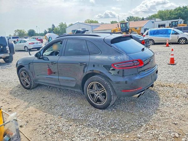 2015 PORSCHE MACAN