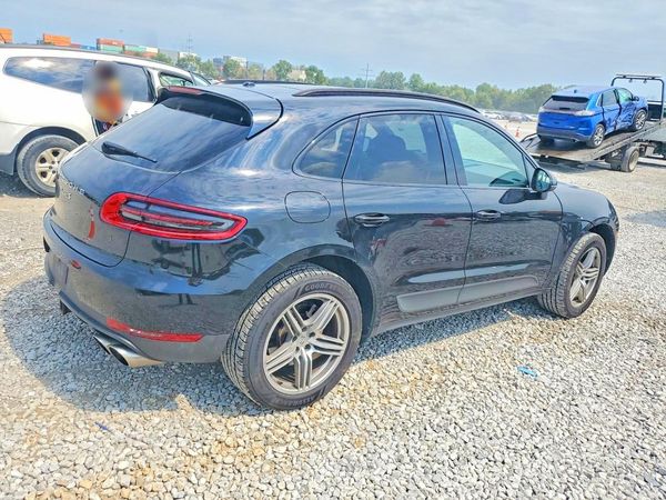 2015 PORSCHE MACAN