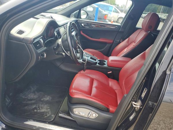 2015 PORSCHE MACAN