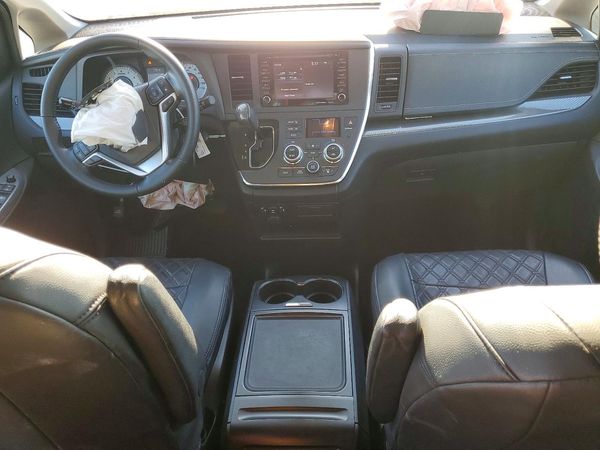 2018 TOYOTA SIENNA SE/SE Premium