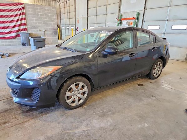 2013 MAZDA 3