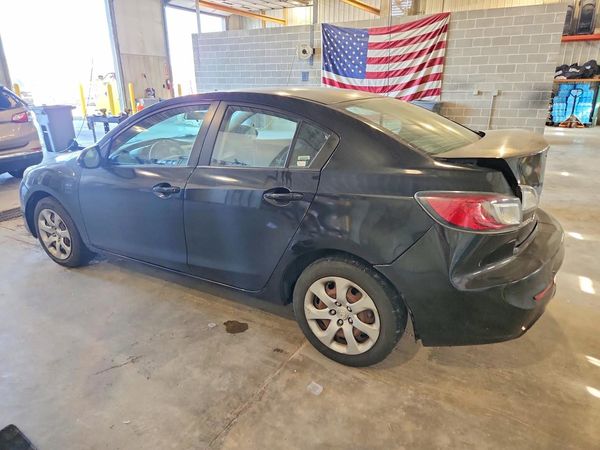2013 MAZDA 3 SV/Base