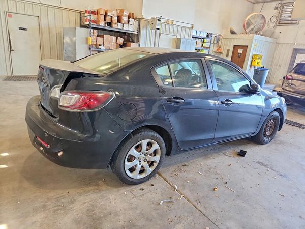 2013 MAZDA 3 SV/Base