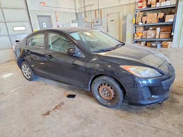 2013 MAZDA 3 SV/Base
