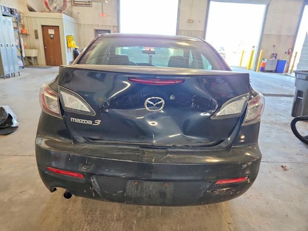 2013 MAZDA 3 SV/Base