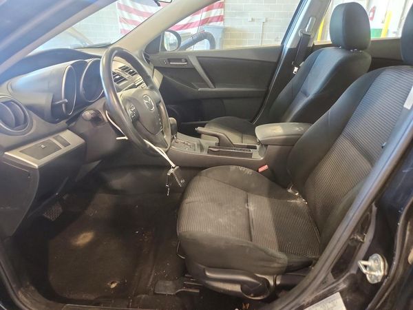 2013 MAZDA 3 SV/Base