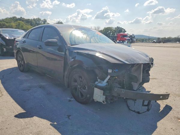 2022 HYUNDAI ELANTRA SEL w/ Convenience Pkg