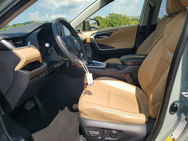 2020 TOYOTA RAV4