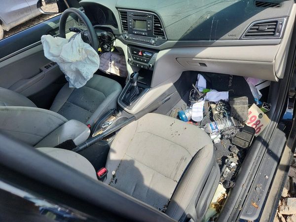 2017 HYUNDAI ELANTRA SE Base — CKPT