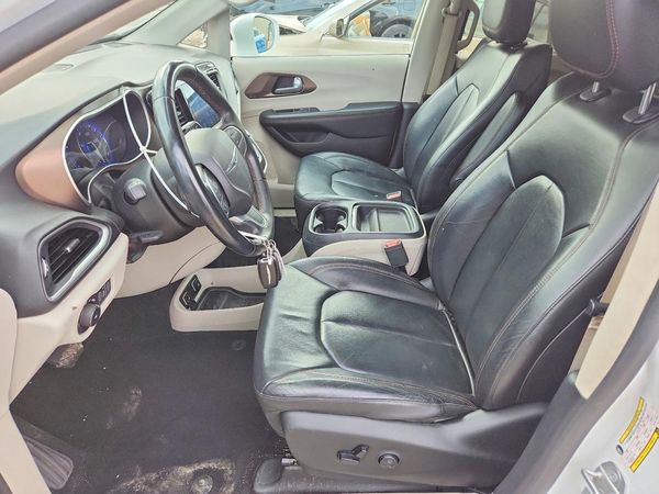 2017 CHRYSLER PACIFICA