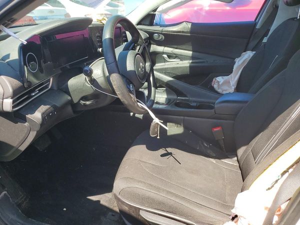 2022 HYUNDAI ELANTRA