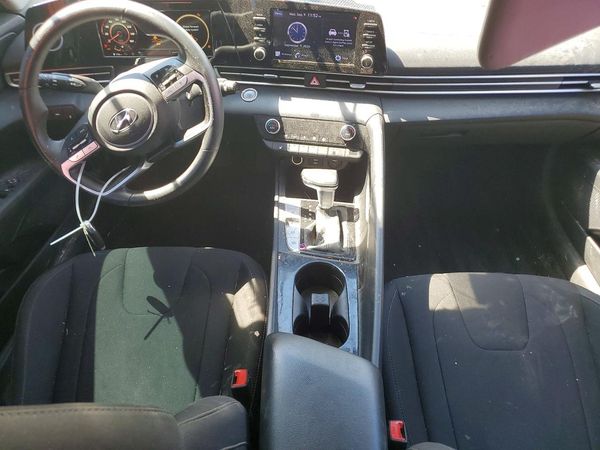 2022 HYUNDAI ELANTRA