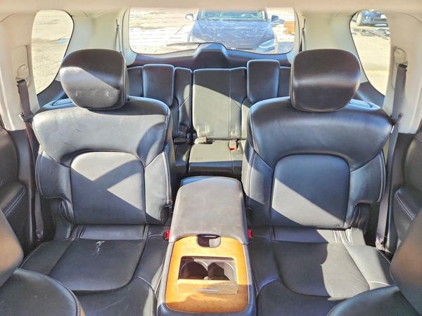 2015 INFINITI QX80 — SUVN